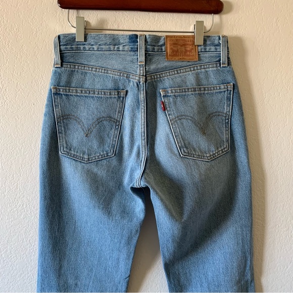 Levis Strauss Ripped High Rise Boot Cut Jeans Medium Wash Size 25 - Picture 8 of 11